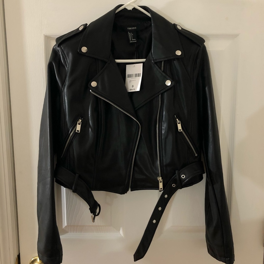 NWT Forever 21 faux leather cropped moto jacket